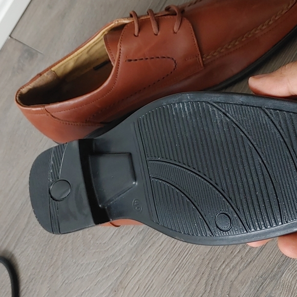 Dress shoes - Picture 3 of 3